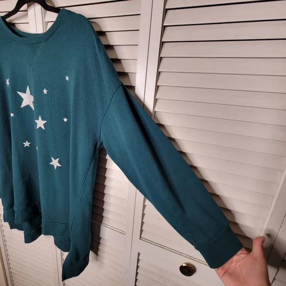 Lane Bryant Scattered Stars High-Low Graphic Sweatshirt Green/Silver PLUS 18/20 - Picture 8 of 15
